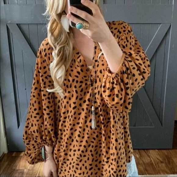 Figleaffashion Tops - Cheetah print blouse